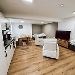Dorey P9 - Gemütliches Für 4-5 Personen Apartment *